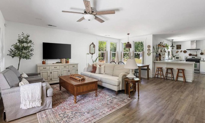 Cayce Casa | Cayce Cottage w Private Pool