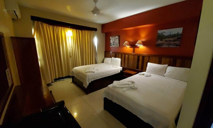 Cayo Corker Hotel | Caye Caulker Plaza Hotel