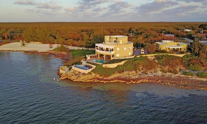 Gun Bay Casa | Cayman Castle & Guesthouse by Grand Cayman Villas & Condos
