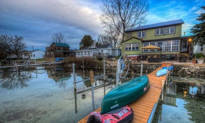 Cayuga Casa | Lago Cayuga casa frente al lago de 4 dormitorios para 10 personas con Bañera de hidromasaje