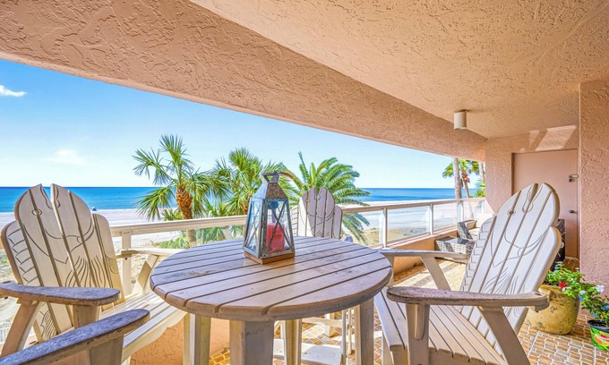 Sand Key Condominio | CBC 1-3E –Gulf & Intercoastal Views, pool, hot tub, gym, tennis, 4 Balconies!
