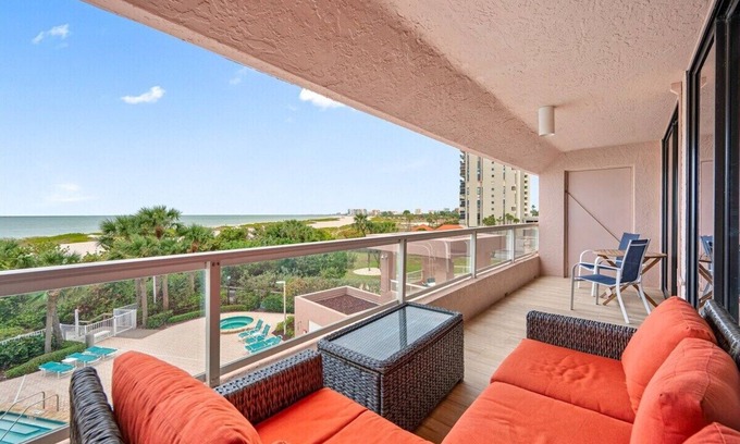 Sand Key Condominio | CBC 2-3C –Beautiful Beach Front Condo!