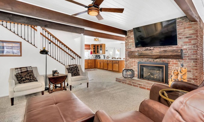 West Village Cabina | CC Cabin | Full Game Room! Wrap Around Deck!