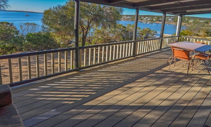 Lake Wangary Casa | CDC-625 is a fantastic original Coffin Bay Shack C