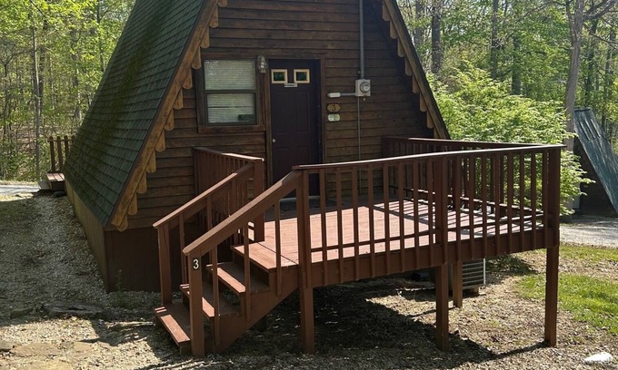 Eckerty Chalet De Esquí | Cedar A Frame Chalet Cabin 3 ubicado en el lago Patoka en Southen Indiana