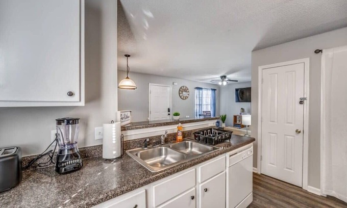Memphis Casa | Cedar Ave Escape