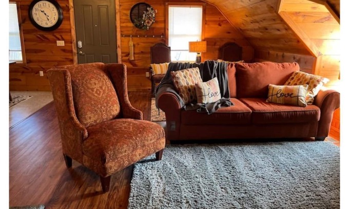 Pierceville Casa | Cedar Chest
