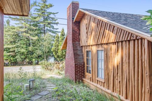 Lake Township Casa | Cedar Cot & Cedar Tot