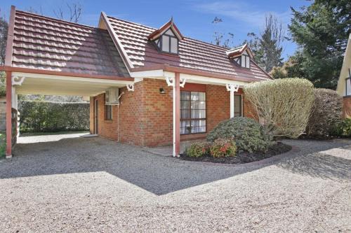 Bright Casa | Cedar Cottage - Unit 3 Tudor Village