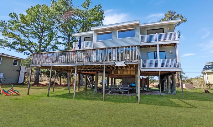 Deep Hole Casa | Cedar Cove - Waterfront home w/ Fire pit!