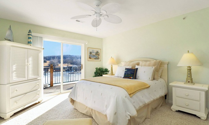 Camdenton Condominio | Cedar Glenn Condo | Sleeping 10