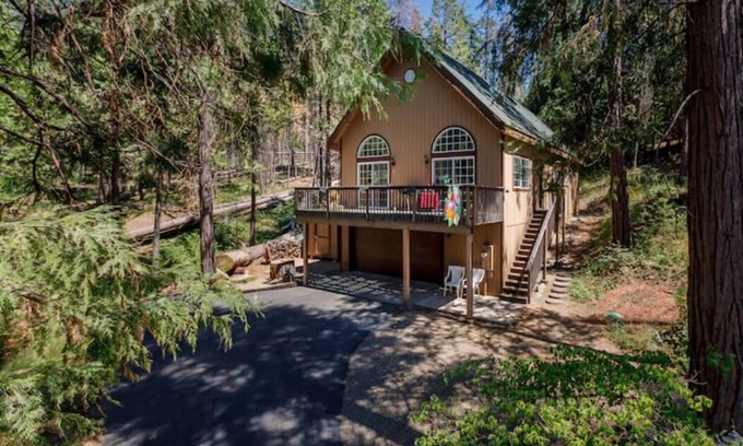 Mariposa Casa | Cedar Haven - A Hiker's Retreat