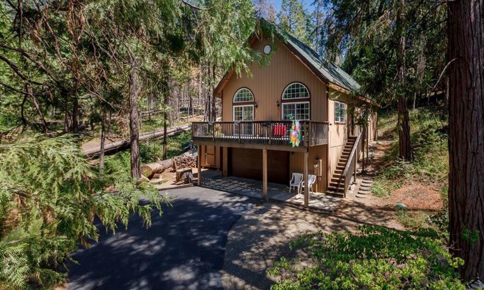 Mariposa Casa | Cedar Haven - A Hiker's Retreat