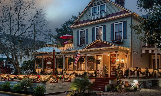Downtown Historic District Cama Y Desayuno | Cedar House Inn