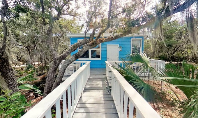 Cedar Key Cabaña | Cedar Key IslandCoastalHeavenCottage Kayak to island beach! .Pets stay free!