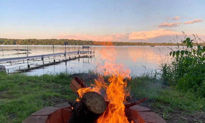 Almelund Cabina | Cedar Lake Escape