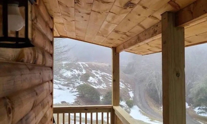 Newland Cabina | Cedar Lodge, serene all wood escape in Blue Ridge