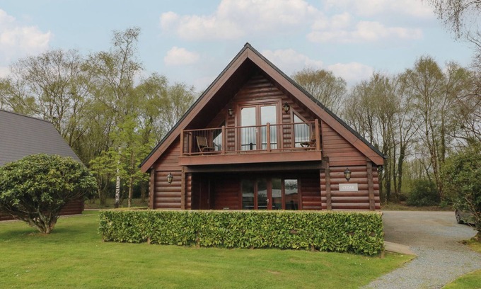 Winkleigh Cabaña | CEDAR, pet friendly, luxury holiday cottage, with a garden in Dolton
