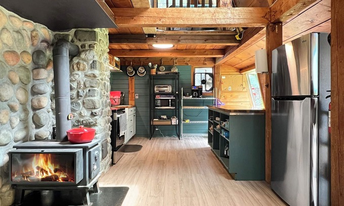 Shirley Cabina | Cedar Retreat Cabin (Direct ATV/Snowmobile access)