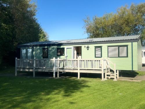 Skegness Casa | Cedar Retreat Southview - Sleeps 6 Wi-Fi & Garden