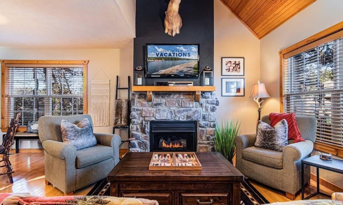 Reeds Spring Cabina | Cedar Ridge Cabin, Stonebridge Village