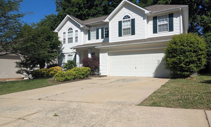 Concord Casa | Cedar's Corner in Concord | Spacious & Clean