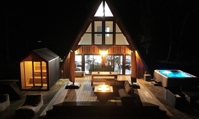Big Flats Casa | Cedar Sands - A-Frame w/ Sauna, Hot & Cold Tub