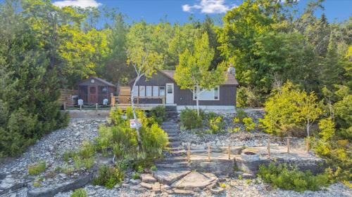Dyer's Bay Casa | Cedar & Stone, Stunning Dyer's Bay Retreat Tico