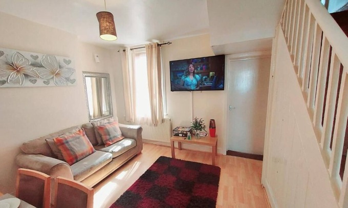 Chatham Casa | Cedar Villa-Perfect For Longer Stays