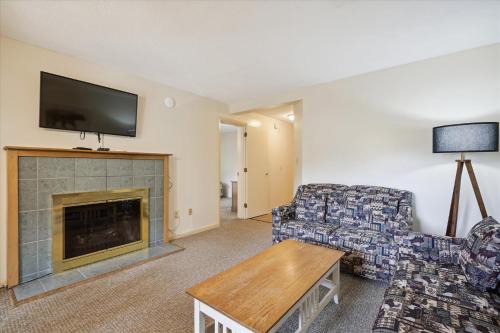 West Bridgewater Hotel | Cedarbrook Deluxe Two Bedroom Suite, With heated pool 10102