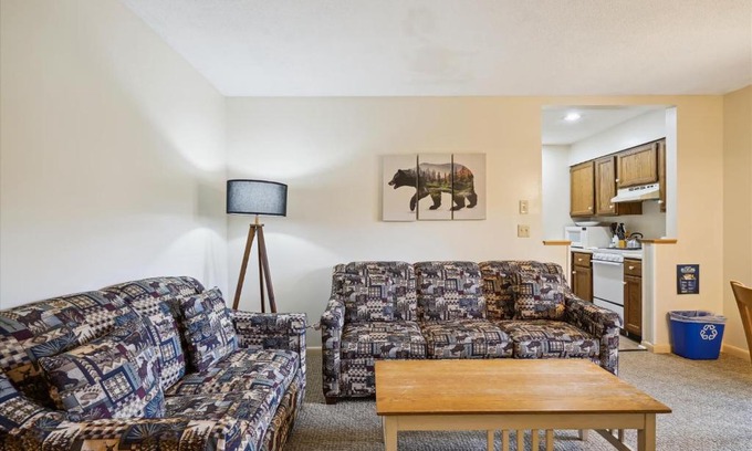 West Bridgewater Apartamento | Cedarbrook Two Queen Bed Standard Hotel Room with outdoor heated pool 102