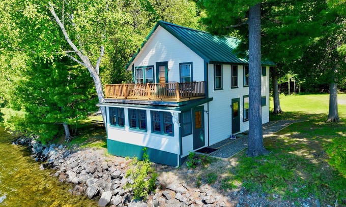 Rangeley Casa | Cedarcliff: una ubicación privada única en el borde del lago Rangeley