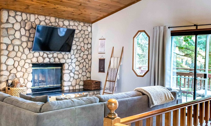 Arrowhead Villas Casa | Cedarwood ✶ Escape - Cozy Mountain Getaway!