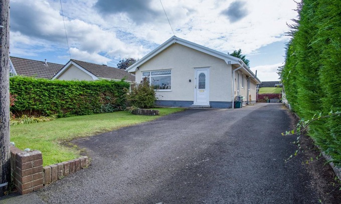 Birchgrove Casa | Cefn Road - 3 Bedroom Bungalow - Glais