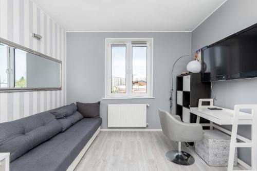 Lagiewniki Apartamento | Cegielniana Grey Studio by BookingHost