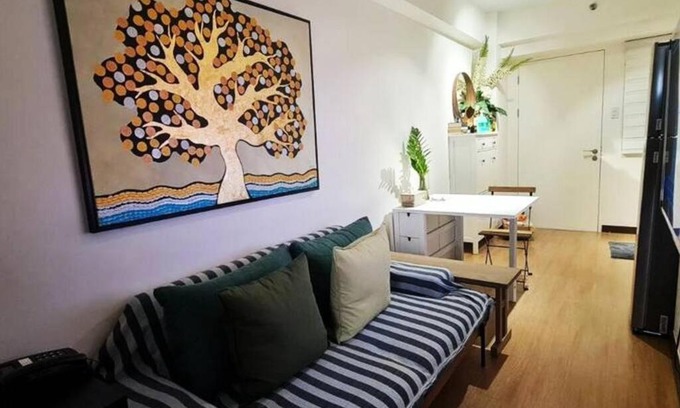 A. Bonifacio Apartamento | Celandine by DMCI w/panoramic Makati skyline view