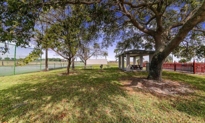 Haines City Casa | CELEBRATE!! Sun, Fun, Relax- Suite- 2 Queen Beds
