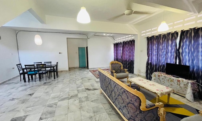 Batu Buruk Casa | Cendana Residence Homestay 5 @ Kuala Terengganu City
