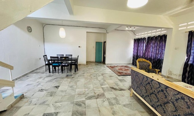 Batu Buruk Casa | Cendana Residence Homestay 5 @ Kuala Terengganu City