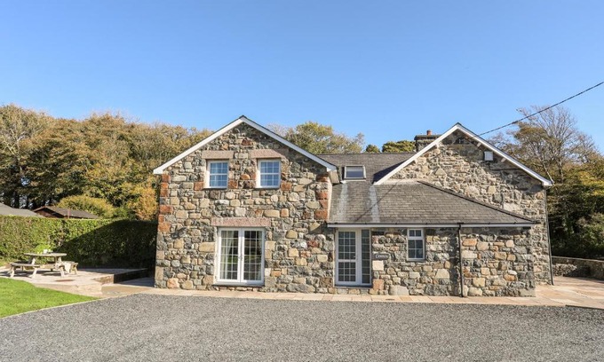 Llanystumdwy Casa | Cennin