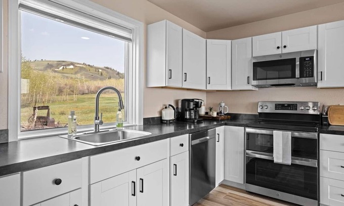 Centennial Casa | Centennial Valley Home