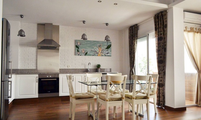 La Petxina Apartamento | CENTRO/Parking/150m2 /Climatizado/WIFI/LUJO/vistas/conectado CON TODOS DESTINOS