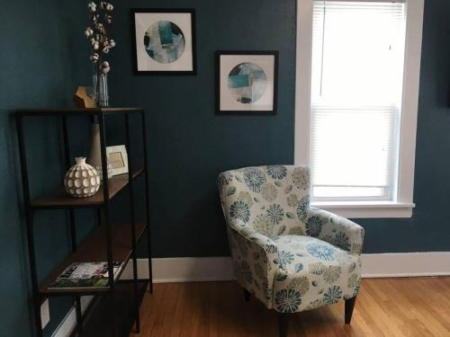 Southeast Omaha Apartamento | Center Midtown WalkUp