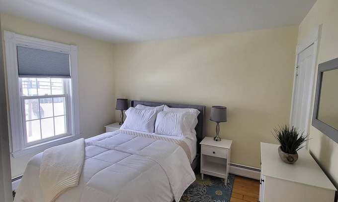 Lenox Apartamento | Center of Lenox, cozy Apartment 2-bedroom REVIEWS https:/abnb.me/kcBk7oCR6xb