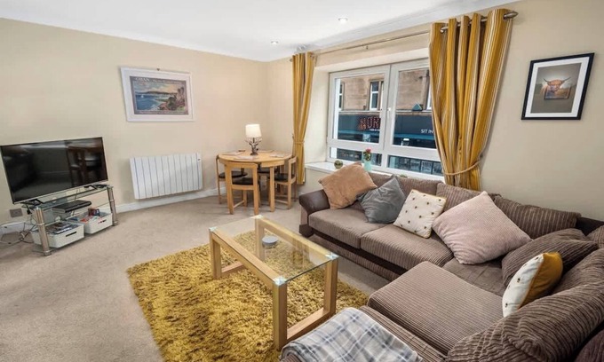 Oban Apartamento | Central Stay on Main st. w/ Harbour Views