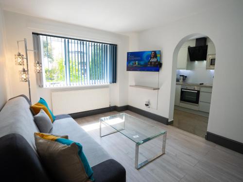 Rushmoor District Apartamento | Central 1br Apt Near Station Free Parking