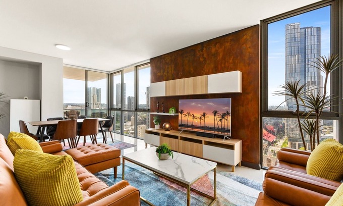 Parramatta CBD Apartamento | Central 2-Bed with Parking & Stunning Views
