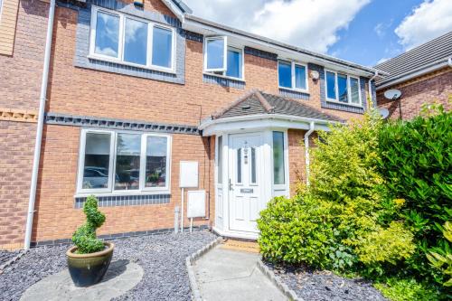 Hanham Casa | Central 3BR House - free parking - fast WI-FI - long stay