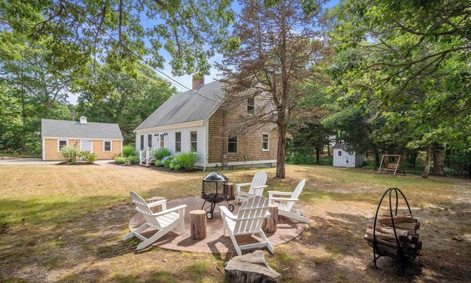 East Orleans Casa | Central AC Close to Nauset Beach!