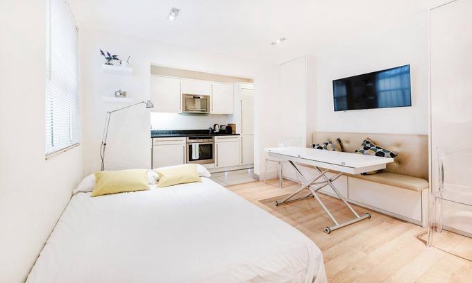 Holland Park Apartamento | Central Apartment-sleeps 4-98 Walking Score